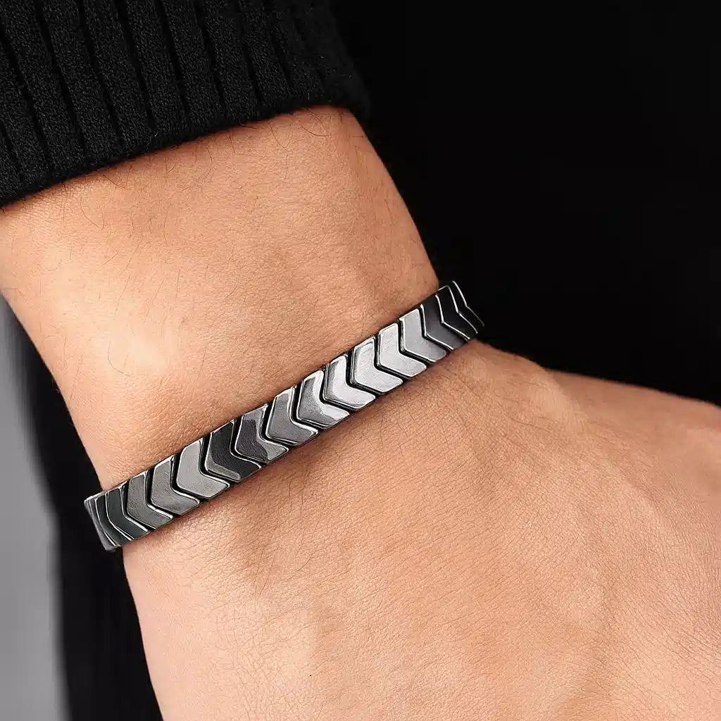 HEMATITE ARROW BRACELET
